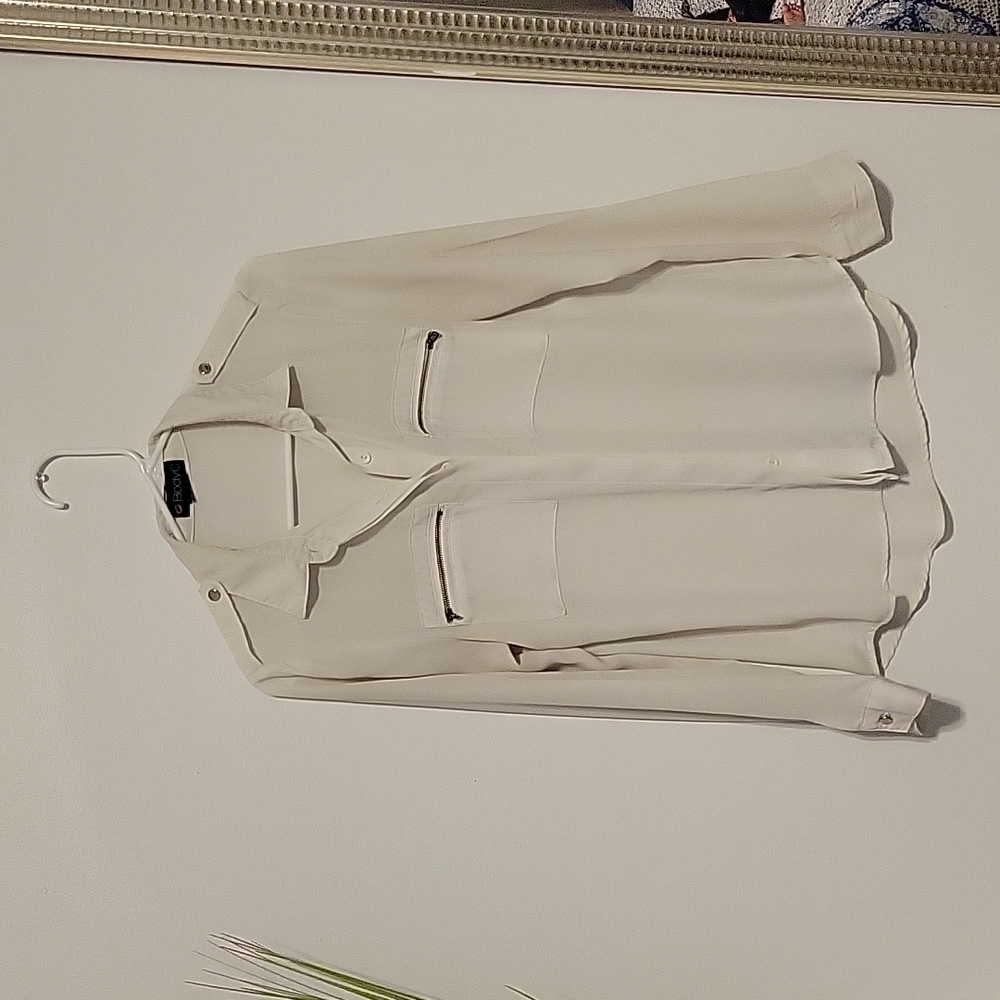 White dress shirt